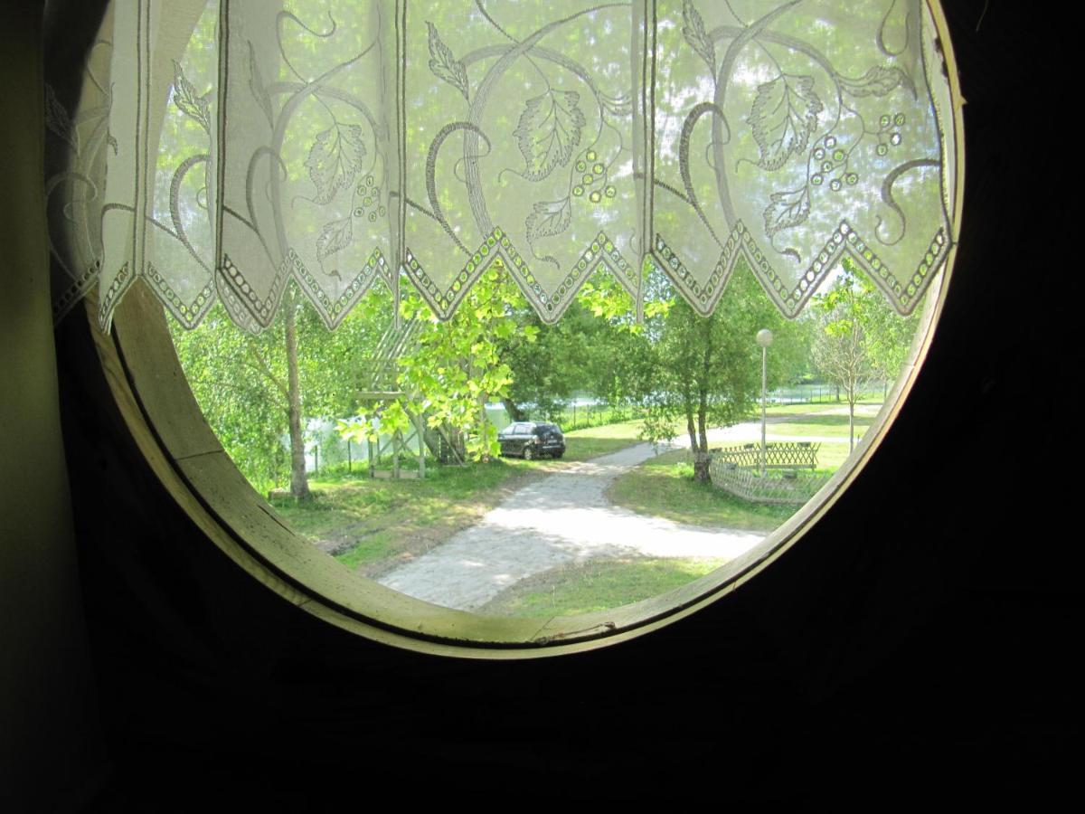 Camping Belle Riviere Chaniers Exterior foto