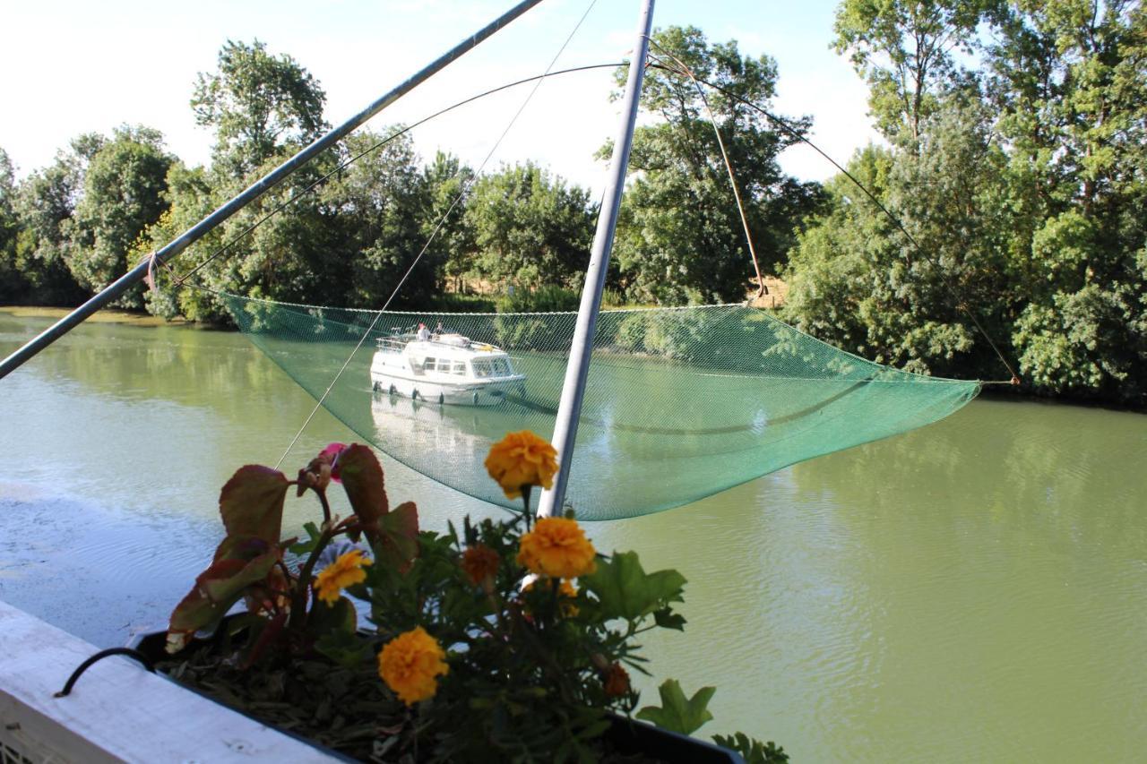 Camping Belle Riviere Chaniers Exterior foto