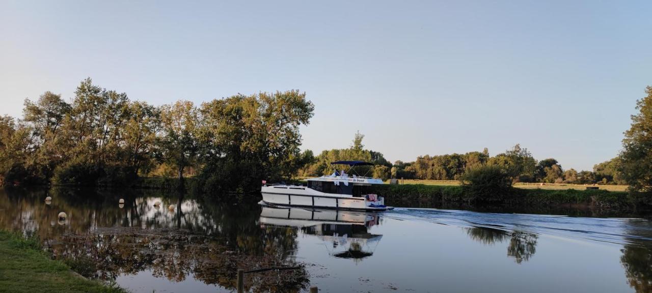 Camping Belle Riviere Chaniers Exterior foto